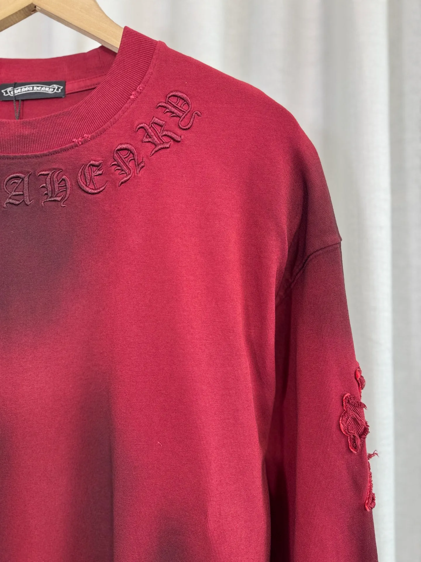 P260 ch high version Chrome Hearts 2025 new autumn and winter cross patch washed spray horse slip long-sleeved T-shirt, fabric: 26 double yarns, 320 grams weight, Angora red thread weaving, heavy wash water ➕ fried color + spray horse slip Printing process: patch embroidery, secondary color spray horse slip process Color: gray, red Size: S M L XL Style number: 5159